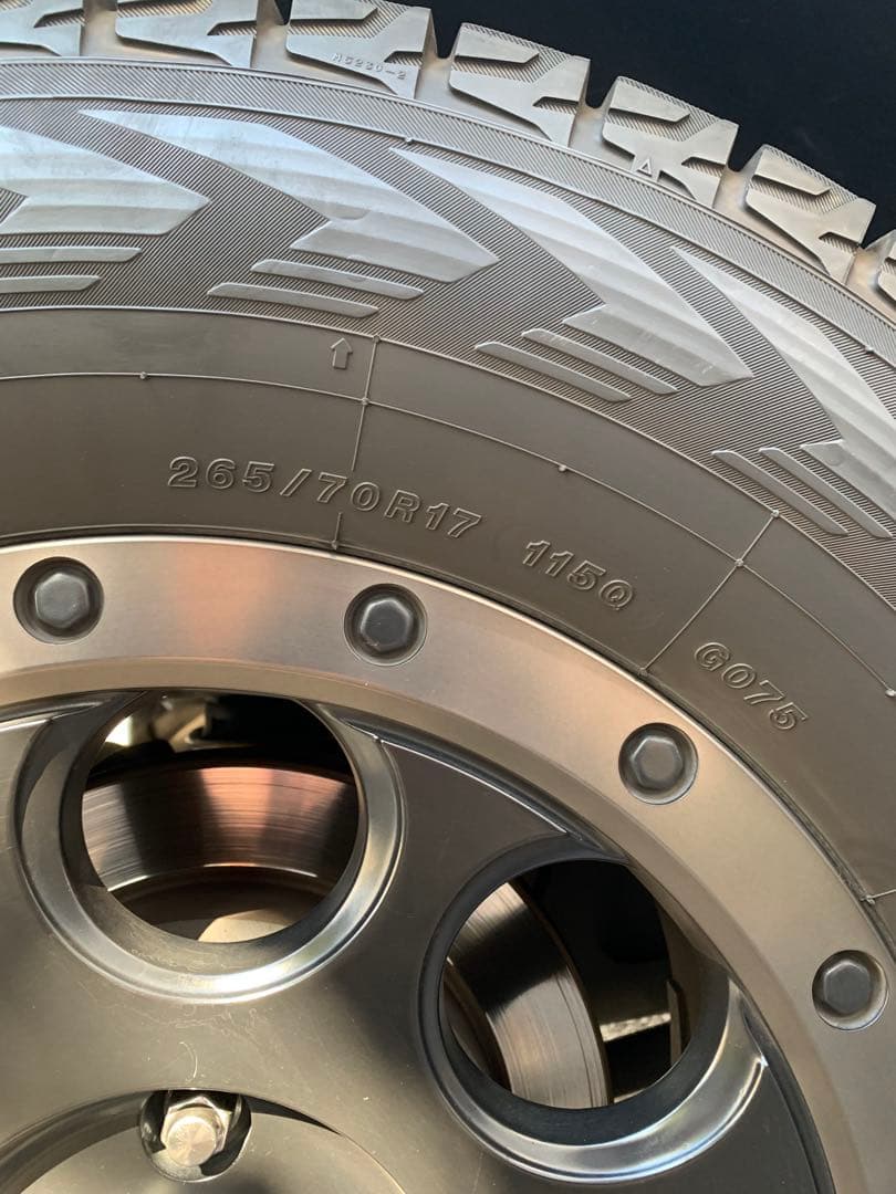 jeep ラングラー スタッドレスタイヤ 4本　タイヤのみ