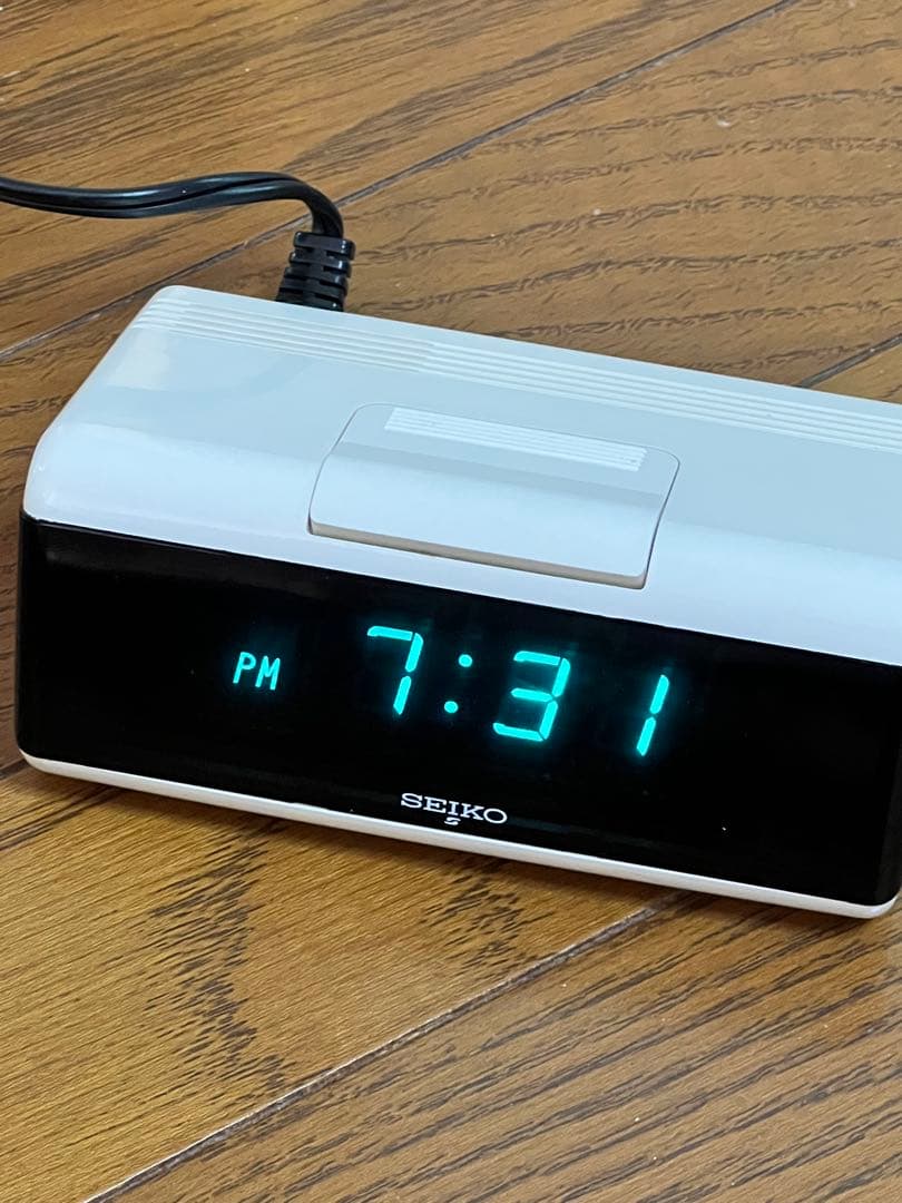 SEIKO デジタル置時計 アラーム機能付き retro