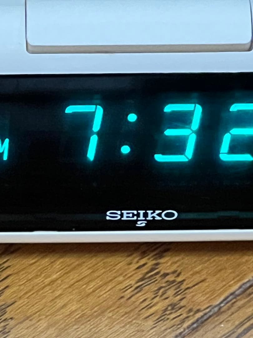 SEIKO デジタル置時計 アラーム機能付き retro
