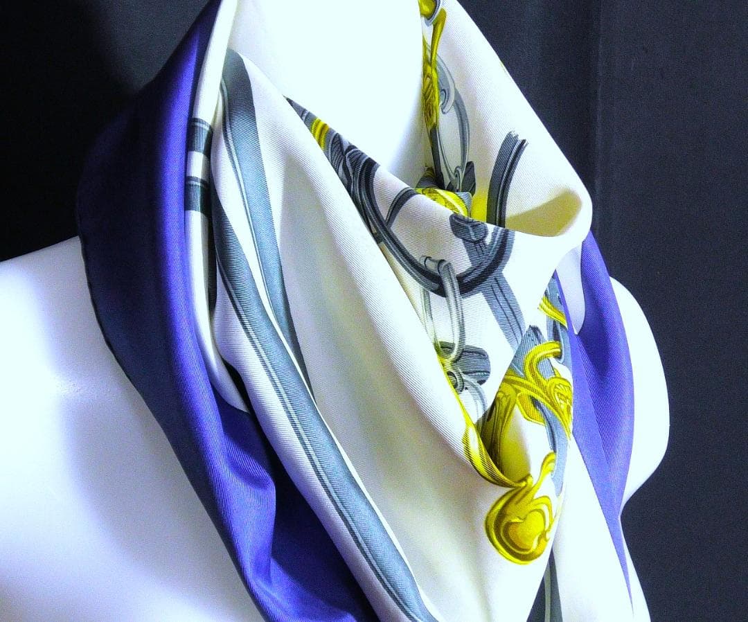 HERMES エルメス　大判スカーフ　カレ90　 D306