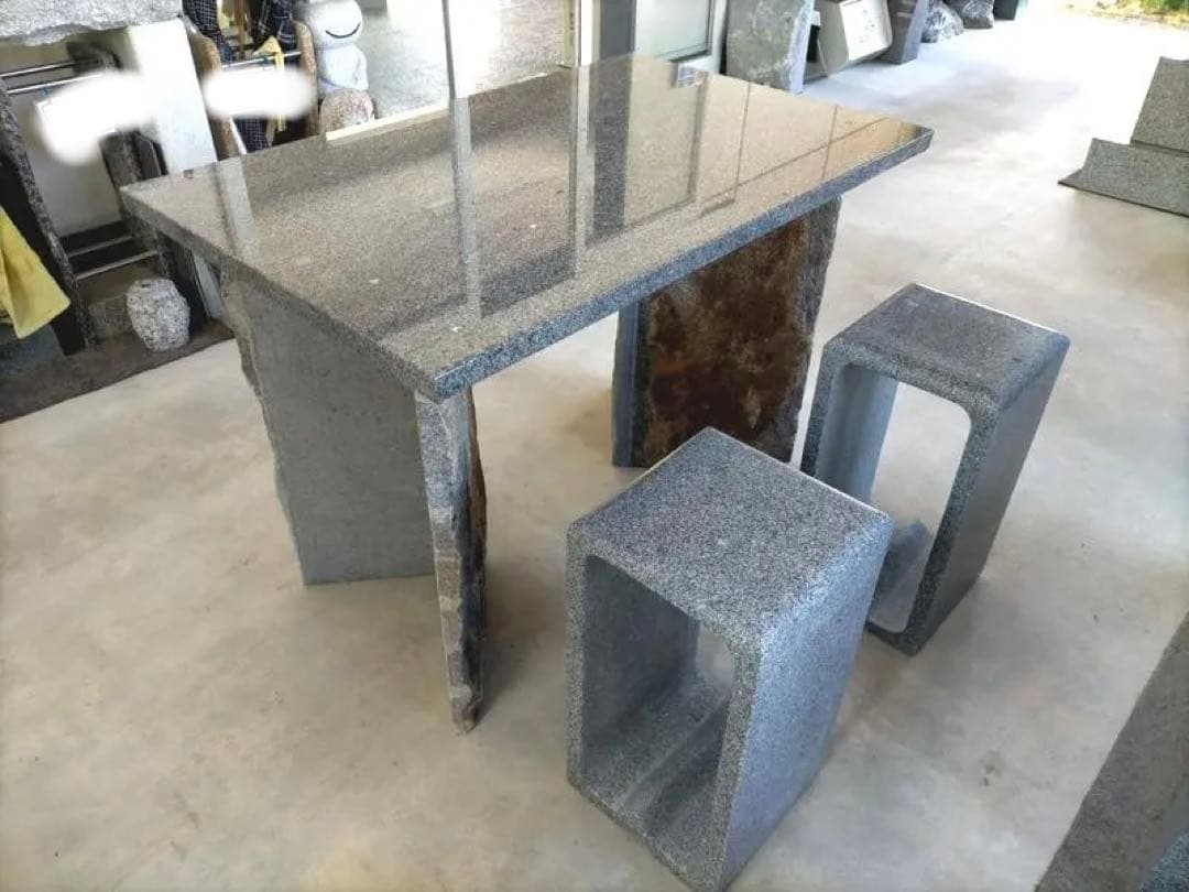 ガーデンテーブル　ガーデニングチェア　庭