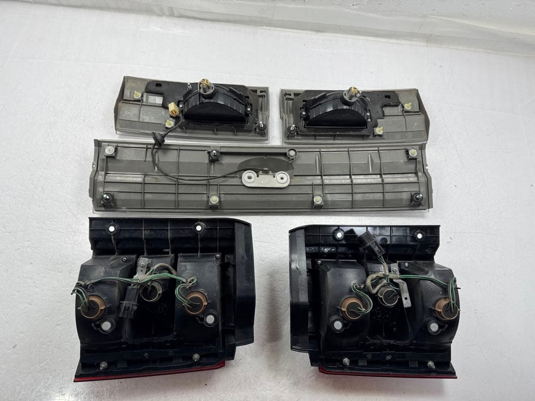 デリカD:5 左右 テール ライト テールランプ 5点セット