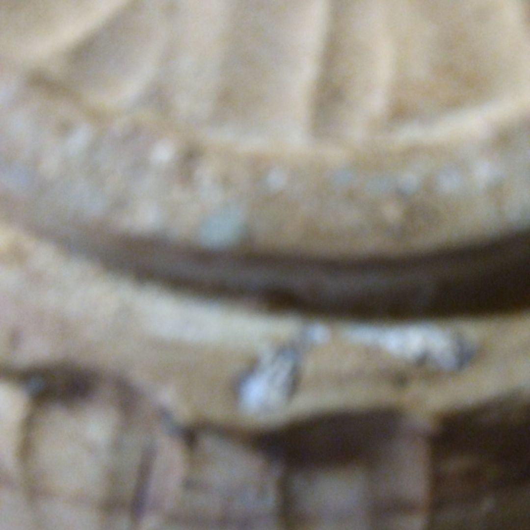 茶色と緑の波状エッジ皿