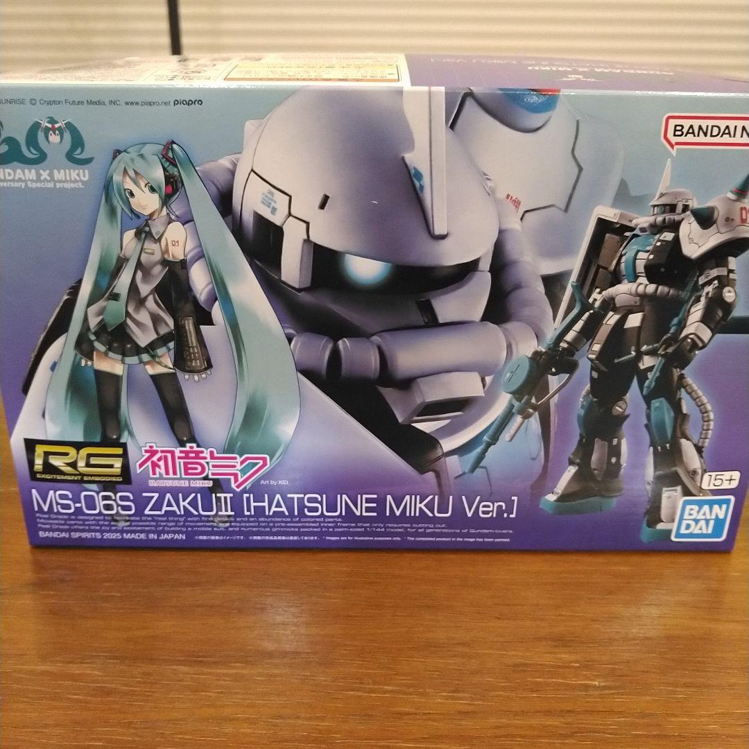 新品 RG MS-06S ザク II [初音ミク Ver.]