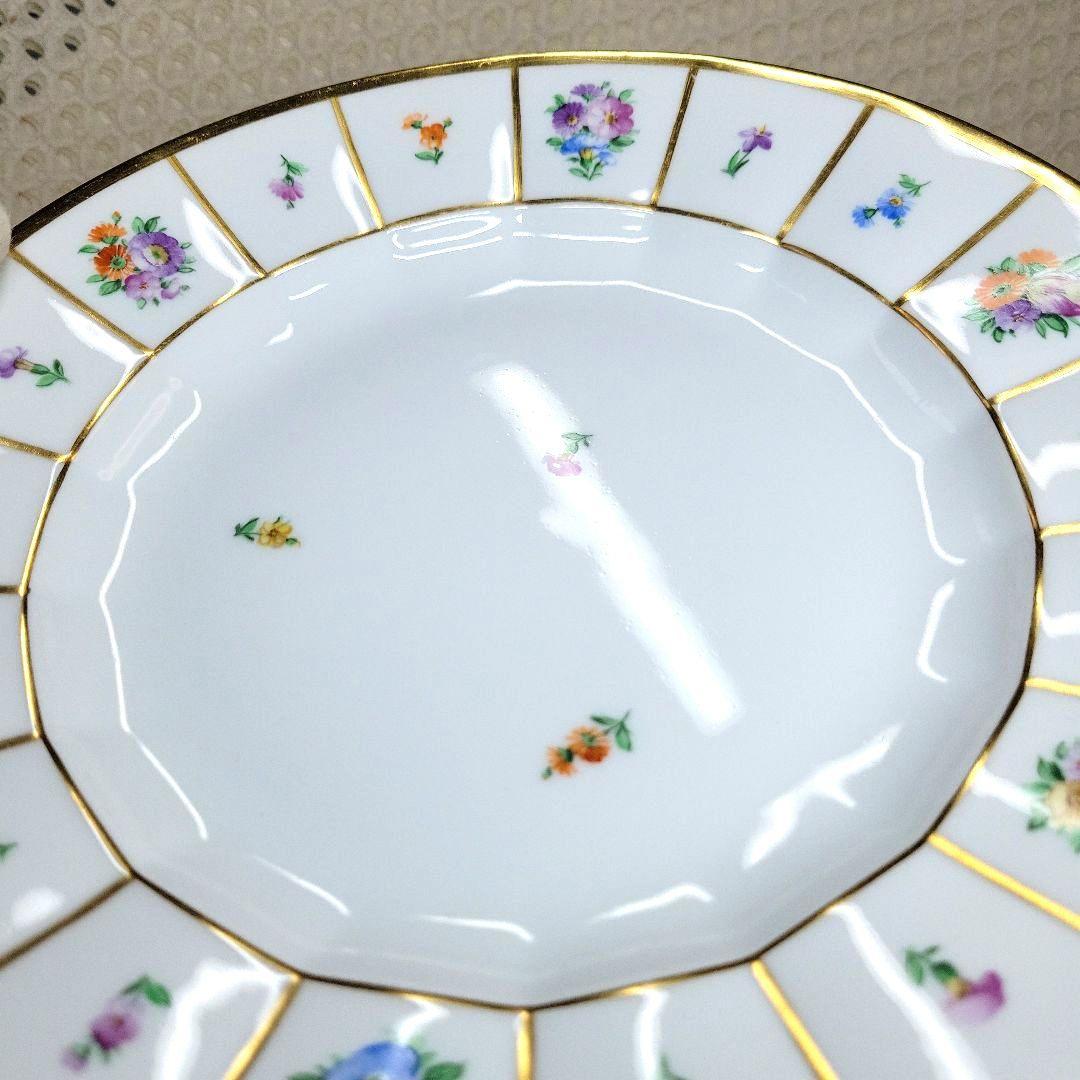 ロイヤルコペンハーゲン　ヘンリエッテ２６センチプレート１枚　です。