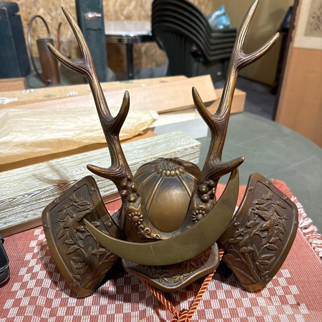 戦国時代の武将、山中鹿之助（やまなか しかのすけ、本名：山中幸盛）　兜　置き物