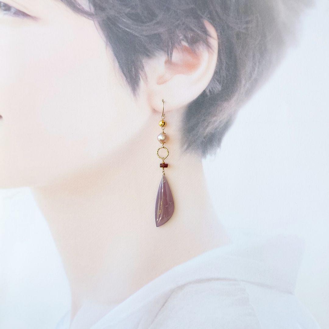 K10YG パープルフローライト×淡水パールのピアスとブレスレット